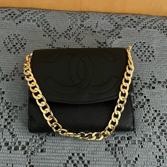Authentic CHANEL compact wallet - Picture 6 of 12